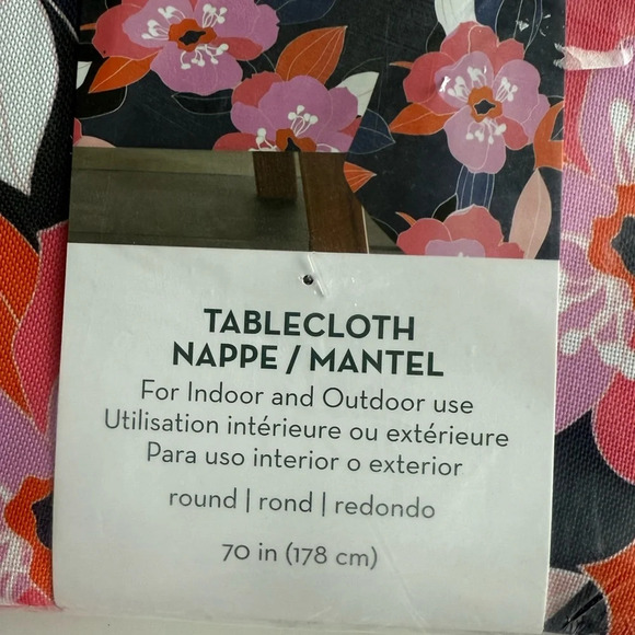 Trina Turk Flower Poly Tablecloth - Picture 4 of 6